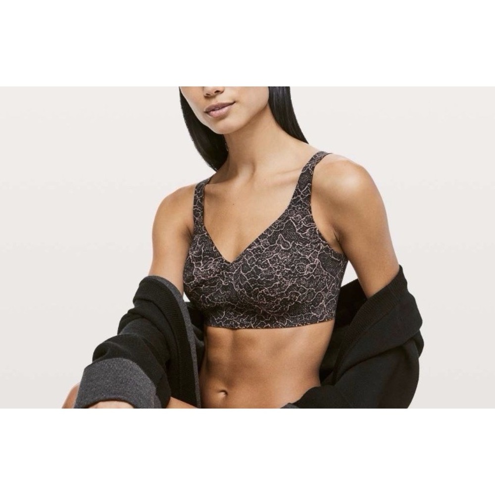 Lululemon Like Nothing Sports Bra Lacescape Spanish Rose Black Supportive Floral